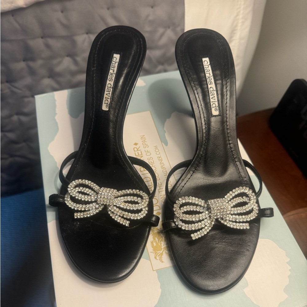 Charles David rhinestone bow heels (no box) size 7M